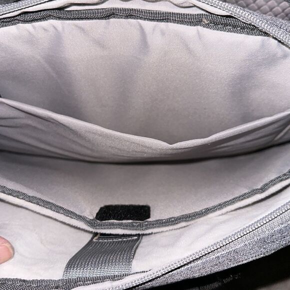 defender-a50 Laptop Briefcase For 14" MacBook Pro / Surface - Picture 12 of 14